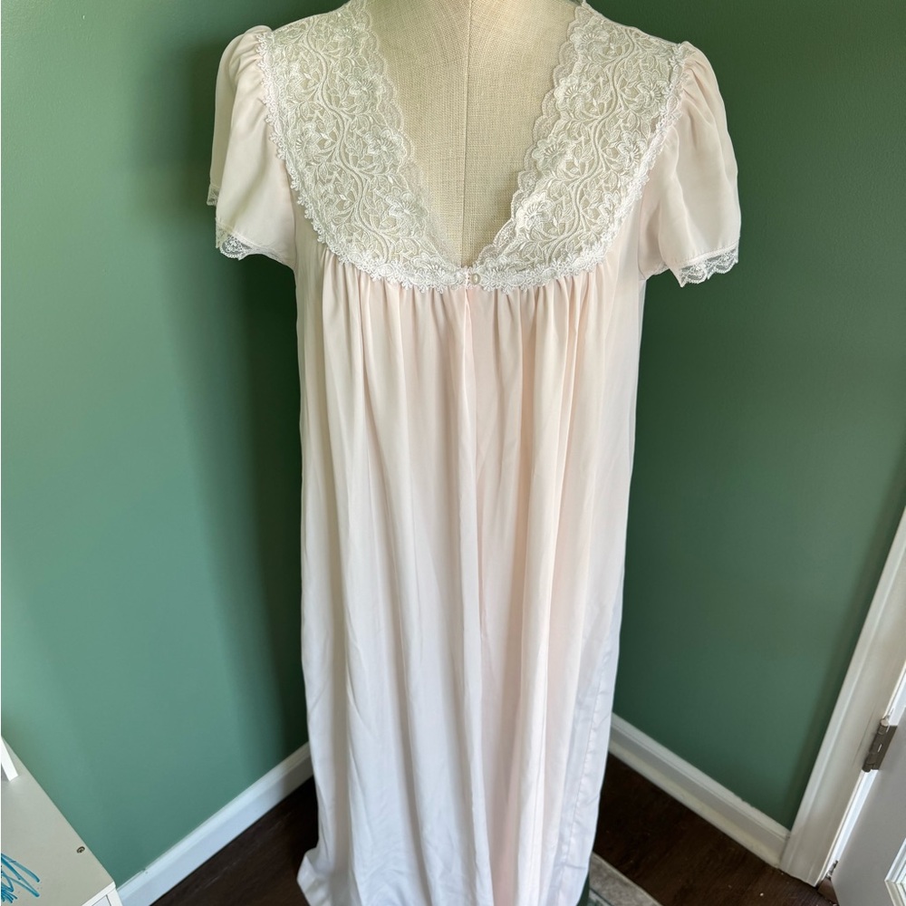 Vintage Christian Dior nightgown - Picture 2 of 12